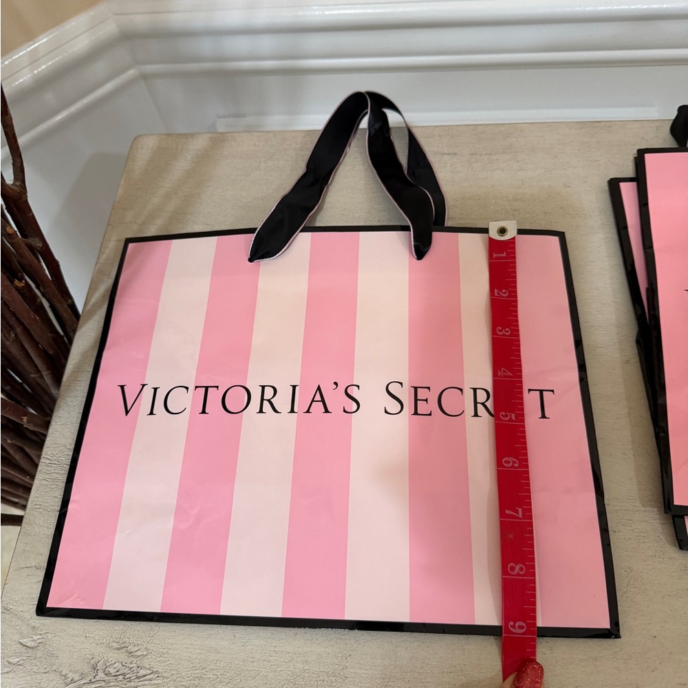 VS shopping paper totes-8 - Picture 5 of 5